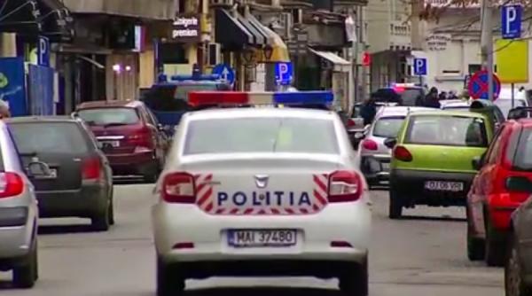 alerta sri doua genti abandonate pe trotuar in fata sinagogii din piata amzei strada a fost blocata
