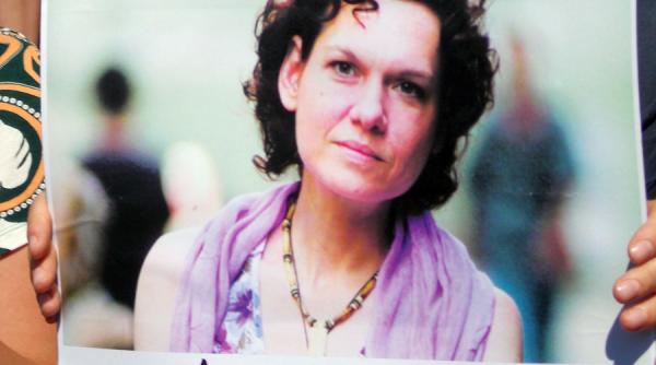 justitia turca ordona punerea in libertate a romancierei asli erdogan si a lingvistei necmiye alpay