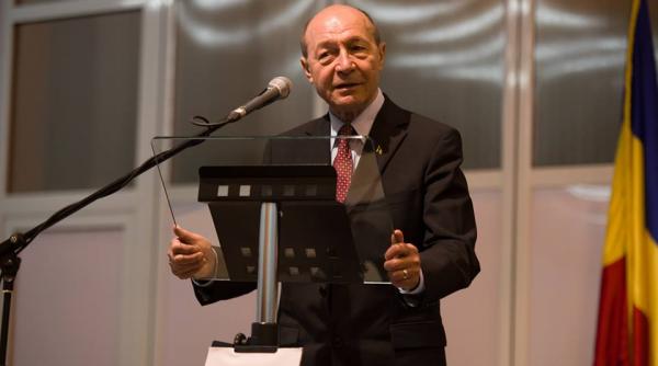 traian basescu critica modul in care presedintele a anuntat desemnarea premierului