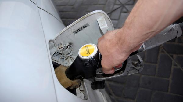 vesti bune pentru soferi se ieftineste benzina si motorina