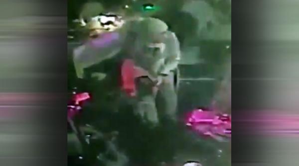 video istanbul au aparut primele imagini cu atacatorul din clubul reina