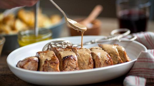 retete romanesti friptura de purcel in sos de bere ca la azuga