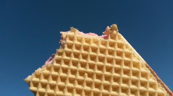 reteta zilei prajitura cu crema de nuci si foi de napolitana