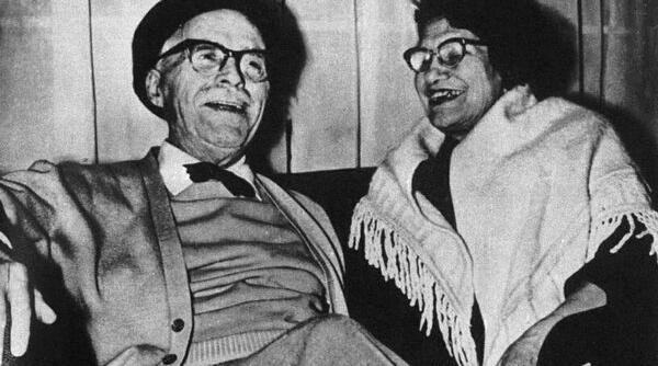 si oamenii mari sunt oameni arghezi pe motocicleta