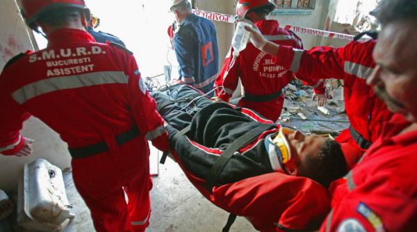 galati medicul de pe elicopterul smurd care a preluat un bolnav din delta si a fracturat mana in timpul interventiei