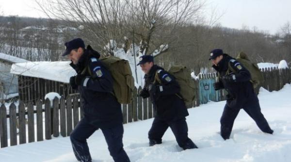 jandarmii si detinutii vor contribui la deszapezirea trotuarelor in capitala