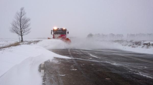 romania paralizata de frig gerul prelungeste vacanta de iarna