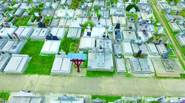 pacatele bisericii eroi aruncati in mijlocul strazii