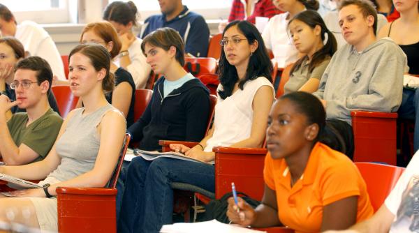 studentii de la upb usamv si umf carola davila