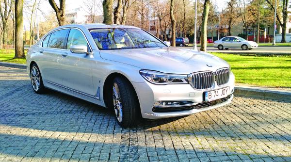 cum se conduce singura o limuzina