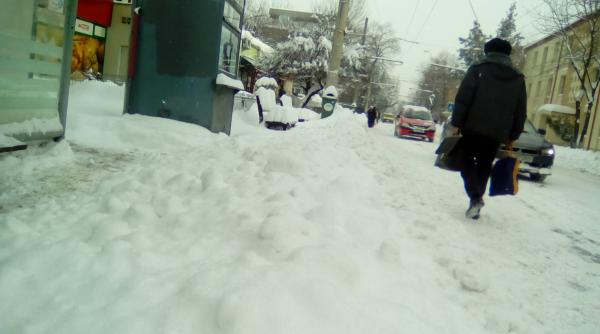 firea a fost facuta o programare pentru deszapezirea tuturor statiilor ratb pana joi dimineata