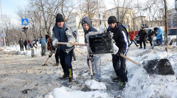 haos la constanta militarii au deszapezit drumurile cu lopata
