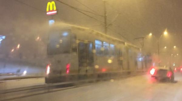 liniile 23 32 si 117 deviate in urma prabusirii unor ziduri ale fostei fabrici de bere rahova