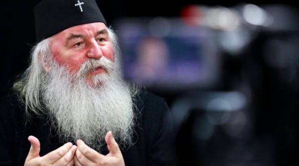 mitropolitul banatului a cumparat o casa pentru o femeie cu patru copii care locuiau in miezul iernii intr un grajd