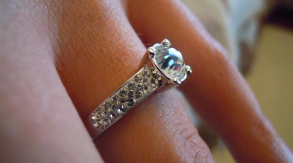 politistii din prahova au recuperat un inel cu diamant furat din paris