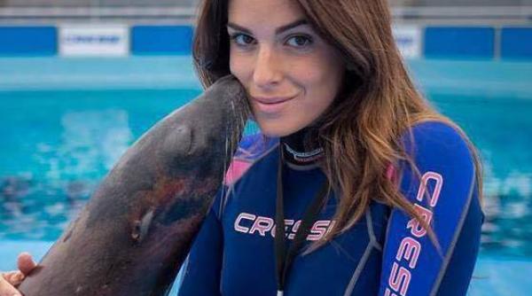 o fosta miss risca sa orbeasca dupa ce a fost atacata cu acid