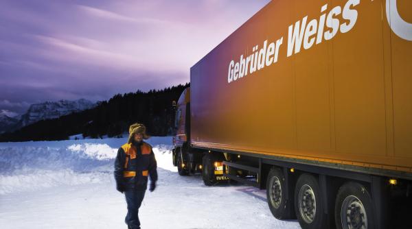 p ziua ninge noaptea ninge dimineata ninge iara in aceste zile grele transportam ceva prin tara