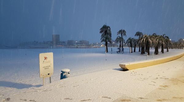 ninsorile din spania au blocat in trenuri mii de calatori