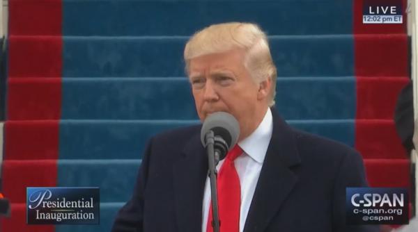 ziua investirii noului presedinte american donald trump depune juramantul