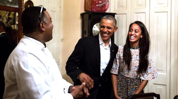 malia obama fiica fostului presedinte american incepe un internship in industria filmului