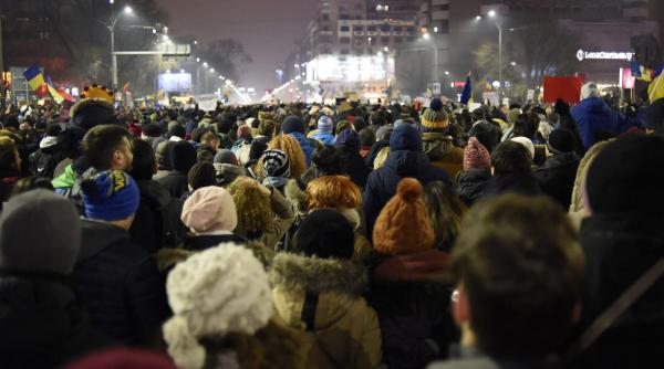 reuters mii de oameni protesteaza impotriva guvernului in romania