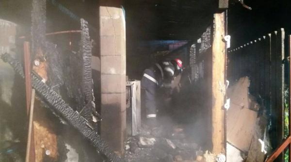 timis incendiu in sanpetru mare o fetita de doi ani a decedat