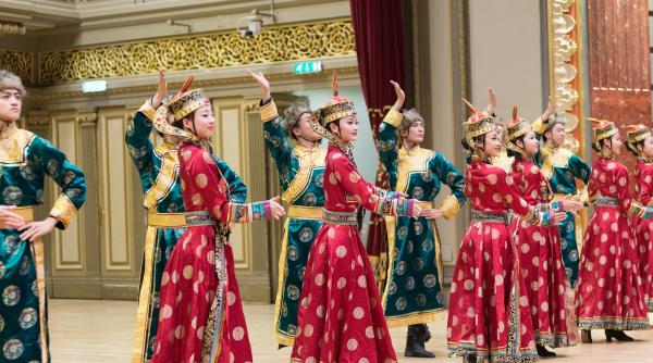 anul nou chinezesc celebrat printr o gala de dansuri traditionale