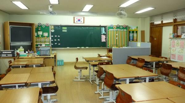 a primit despagubiri de 1 25 de milioane de dolari pentru ca profesoara nu i a dat voie sa mearga la toaleta