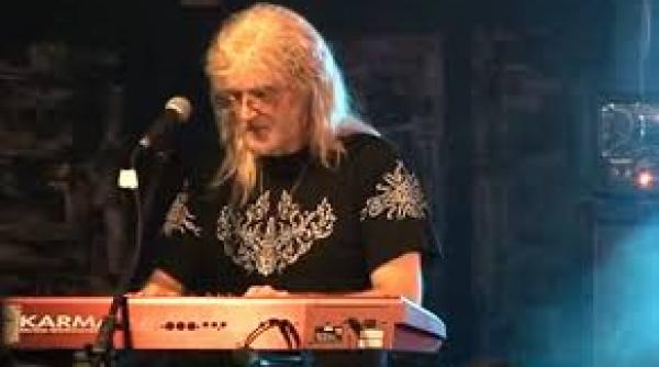 fostul clapar al trupei black sabbath geoff nicholls a murit la 68 de ani