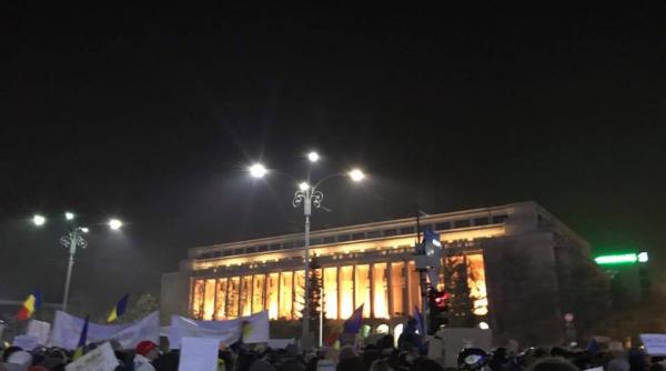 jandarmeria protestatarii sa paraseasca piata victoriei din capitala se vor folosi materialele din dotare
