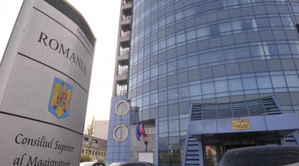 csm va sesiza csat pentru a verifica realitatea declaratiilor membrilor si personalului institutiei de necolaborare cu serviciile de informatii