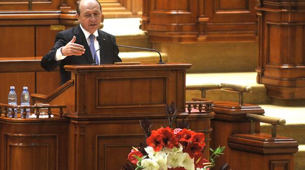 basescu critica bugetul si spune ca este unul riscant