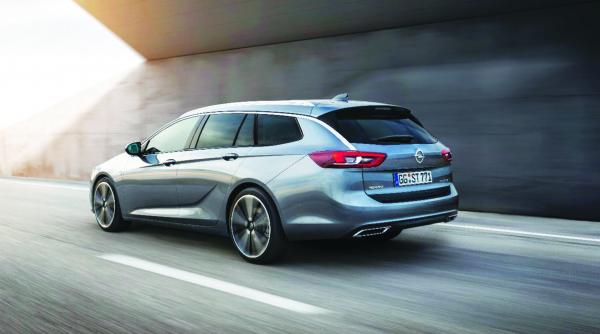 o noua versiune insignia