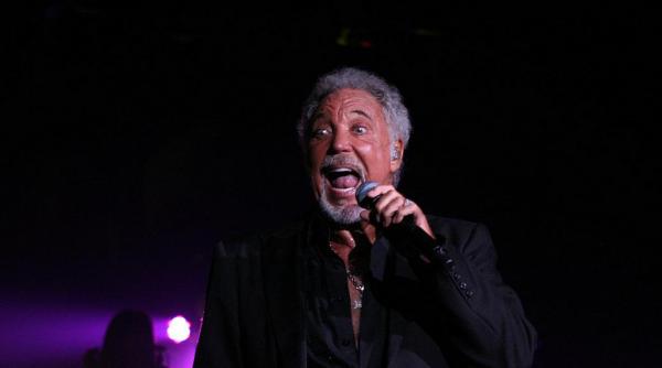 ce spune tom jones despre presupusa relatie cu priscilla presley