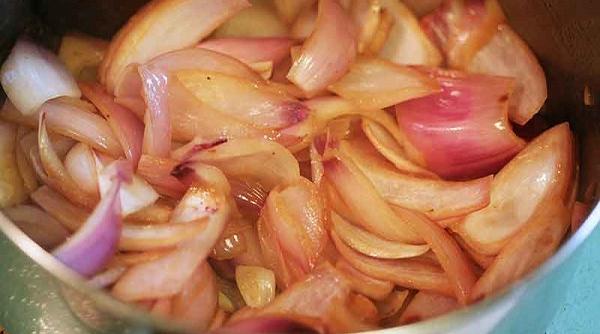 retete romanesti ceapa inabusita
