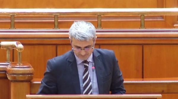 turcescu in acest moment un referendum e in plina desfasurare la el participa in fiecare zi sute de mii de romani in strada