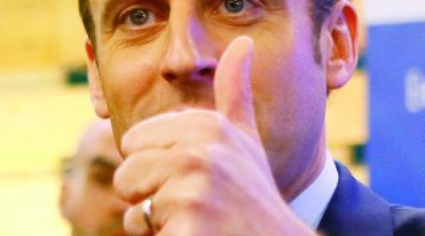 macron este favorit in alegeri