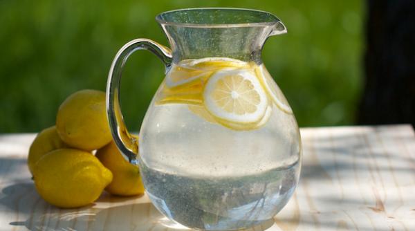 remedii care ne ajuta sa reducem riscul aparitiei pietrelor la rinichi