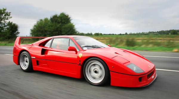 un ferrari f40 din 1989 noua vedeta a galeriei tiriac collection