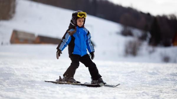 amatorii de schi se pot delecta pe partiile de la sureanu conditiile sunt excelente