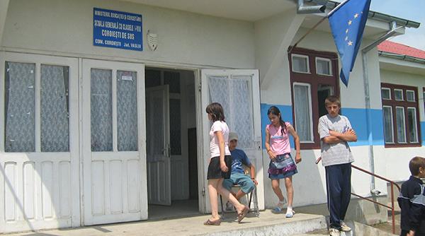 vaslui un profesor de matematica este acuzat ca isi agreseaza elevii