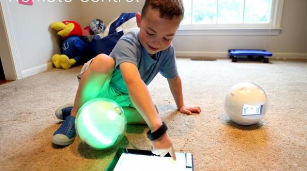 copiii cu autism tratati cu roboti