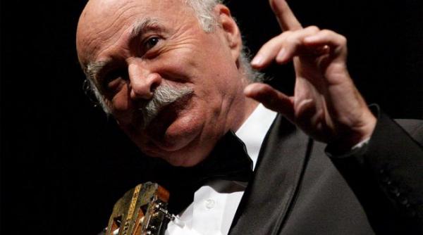 ce face tudor gheorghe ca sa atraga tinerii la spectacolele sale