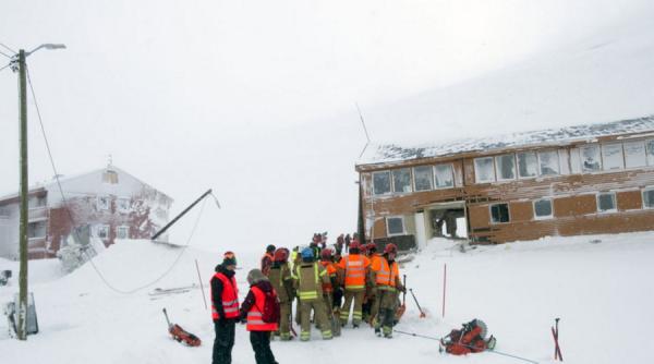 o avalansa a lovit o zona rezidentiala din principala asezare a arhipelagului svalbard administrat de norvegia
