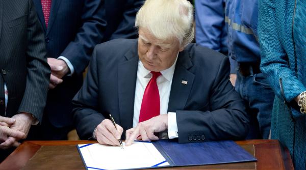 trump da afara un alt colaborator care i a criticat politica