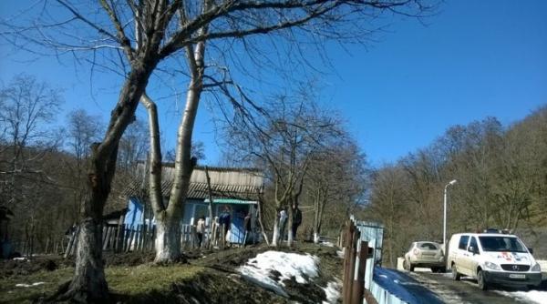 bacau un barbat a omorat in bataie o fetita de 3 ani dupa care a ascuns cadavrul intr un geamantan