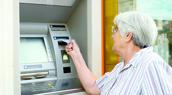 pensionarii si asistatii social vor avea cont bancar fara comisioane