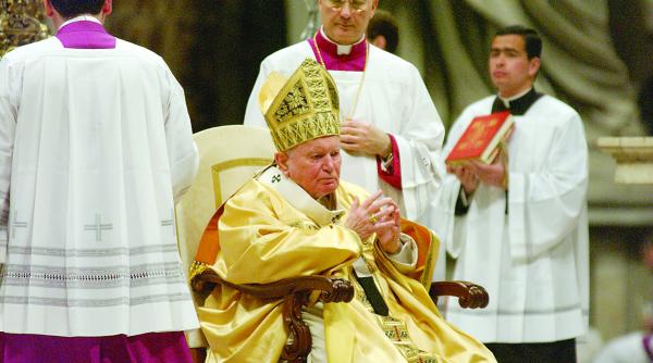 ancheta asupra unei piese de teatru cu sex oral la statuia papei