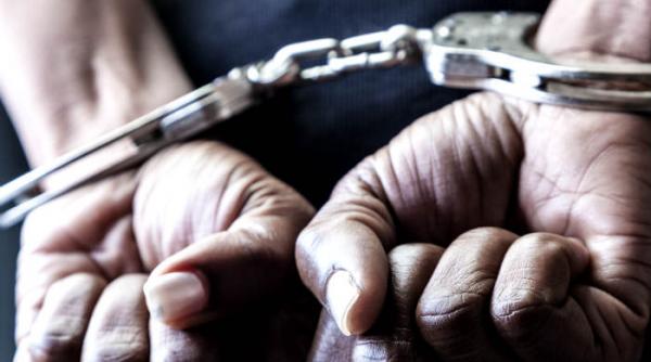 buzau 4 indivizi au batut cu salbaticie doi batrani pentru 20 000 de lei doi dintre agresori erau nepotii celor doi pensionari