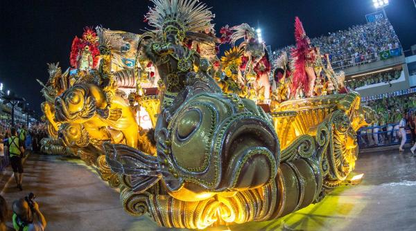 carnavalul de la rio incepe in pofida coruptiei saraciei si violentelor fara precedent